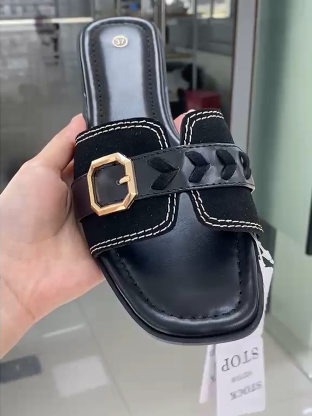 Women sandals